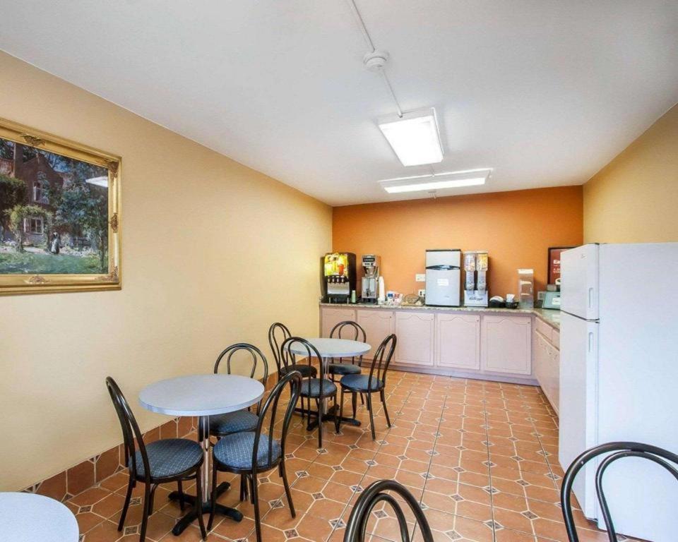Econo Lodge Inn & Suites I-20, Exit 73 Tuscaloosa Dış mekan fotoğraf