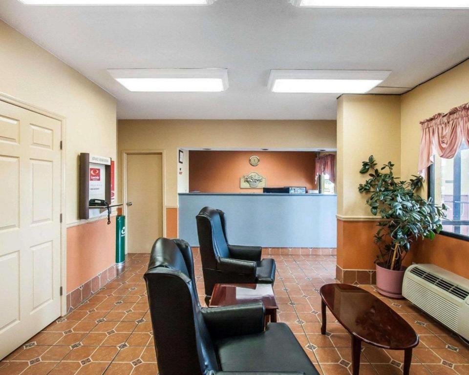 Econo Lodge Inn & Suites I-20, Exit 73 Tuscaloosa Dış mekan fotoğraf