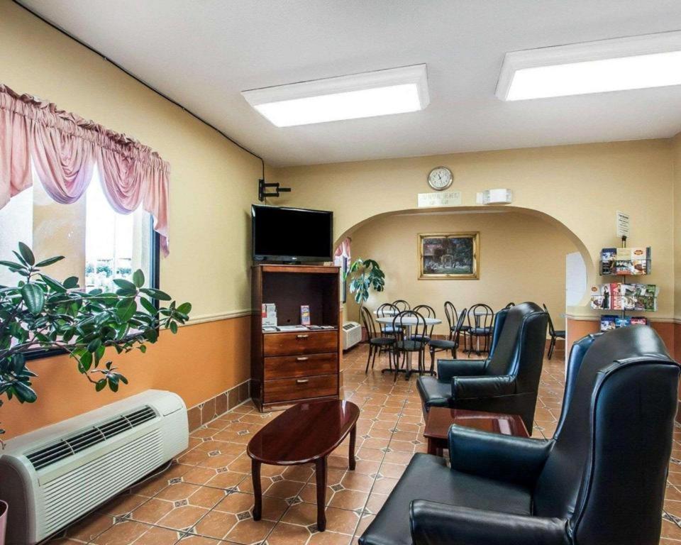 Econo Lodge Inn & Suites I-20, Exit 73 Tuscaloosa Dış mekan fotoğraf