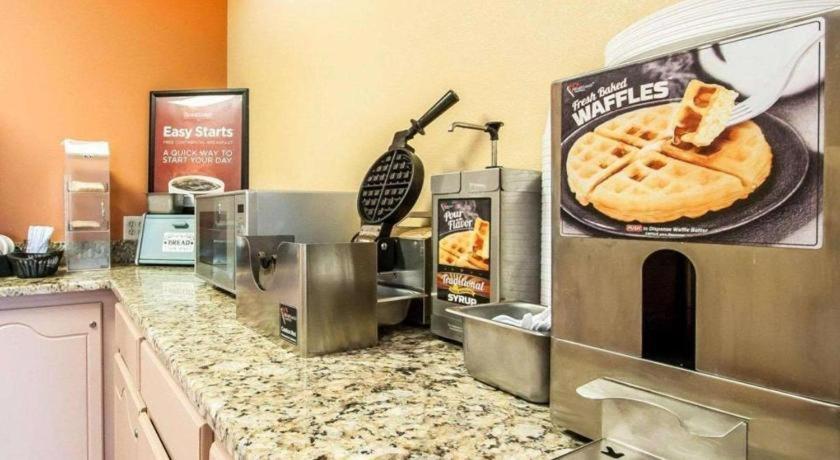 Econo Lodge Inn & Suites I-20, Exit 73 Tuscaloosa Dış mekan fotoğraf