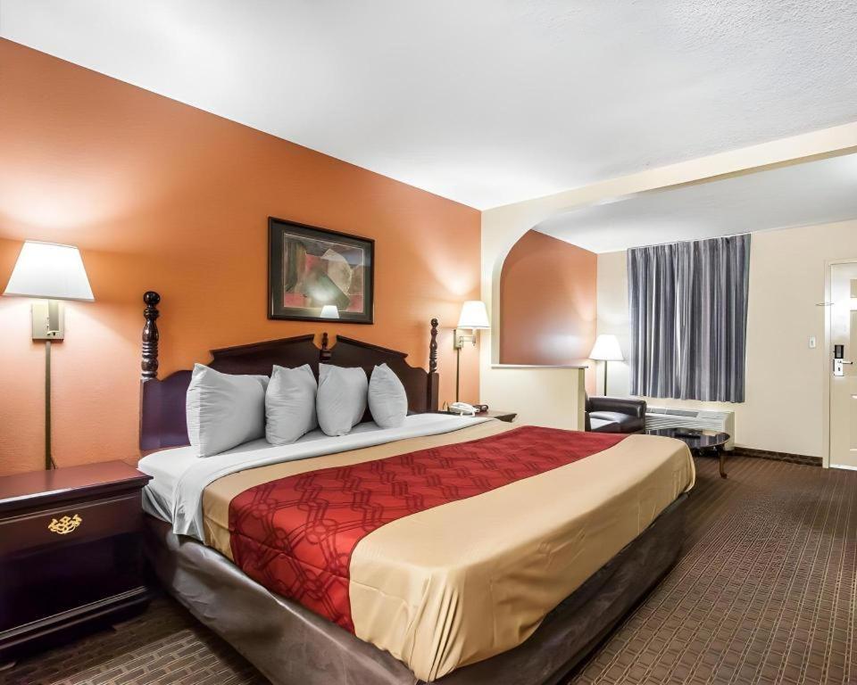 Econo Lodge Inn & Suites I-20, Exit 73 Tuscaloosa Dış mekan fotoğraf