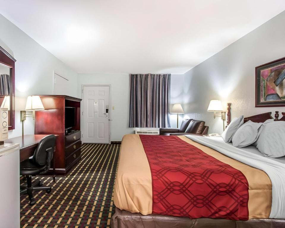 Econo Lodge Inn & Suites I-20, Exit 73 Tuscaloosa Dış mekan fotoğraf