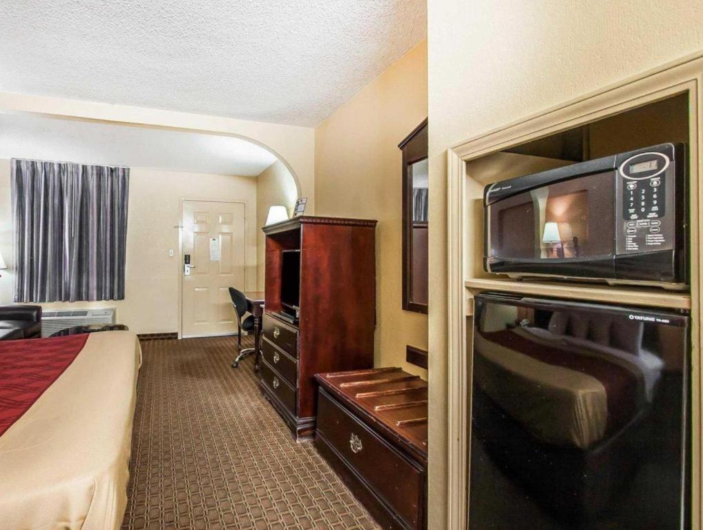 Econo Lodge Inn & Suites I-20, Exit 73 Tuscaloosa Dış mekan fotoğraf