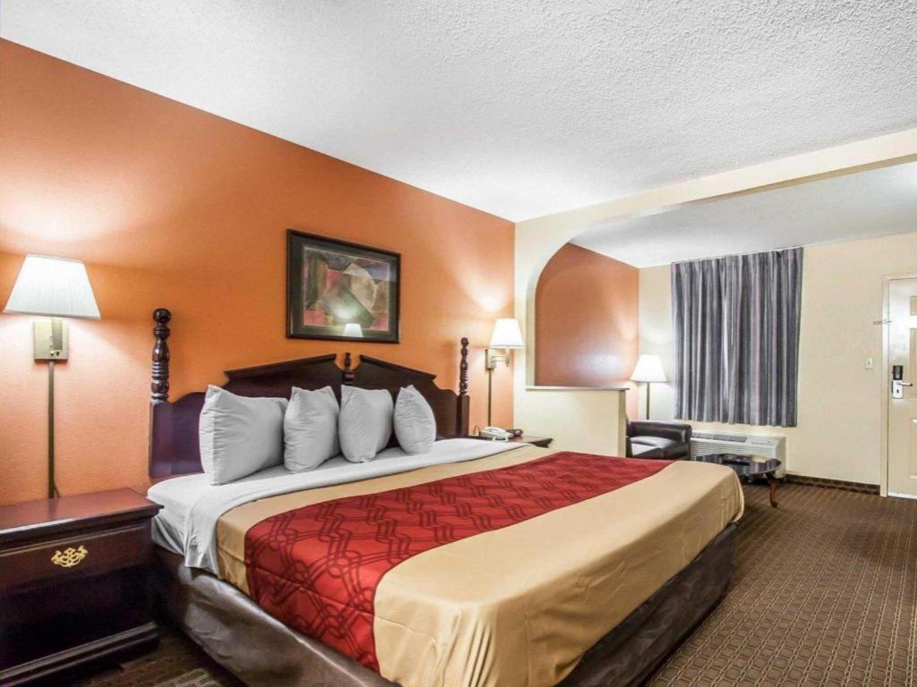 Econo Lodge Inn & Suites I-20, Exit 73 Tuscaloosa Dış mekan fotoğraf