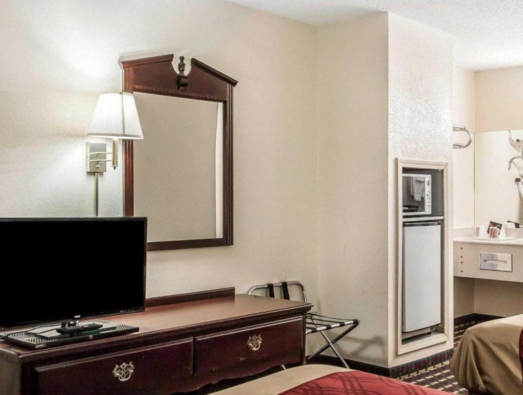 Econo Lodge Inn & Suites I-20, Exit 73 Tuscaloosa Dış mekan fotoğraf