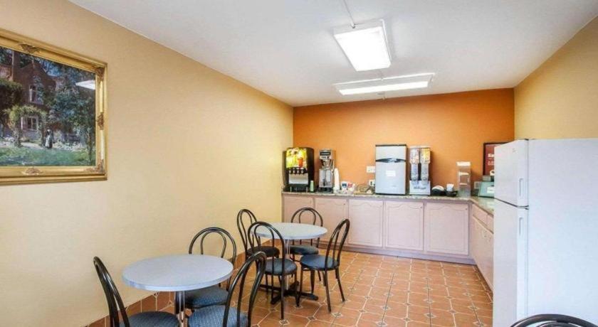 Econo Lodge Inn & Suites I-20, Exit 73 Tuscaloosa Dış mekan fotoğraf