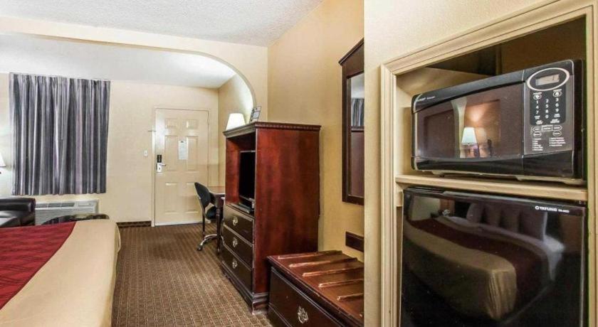 Econo Lodge Inn & Suites I-20, Exit 73 Tuscaloosa Dış mekan fotoğraf