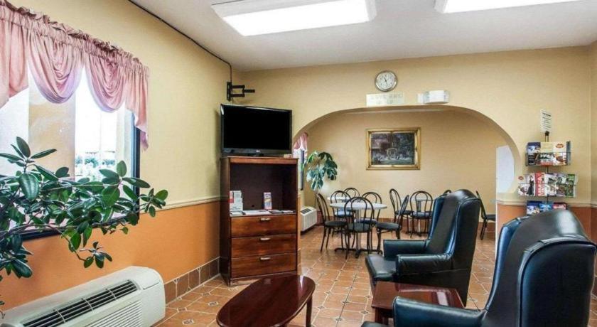 Econo Lodge Inn & Suites I-20, Exit 73 Tuscaloosa Dış mekan fotoğraf